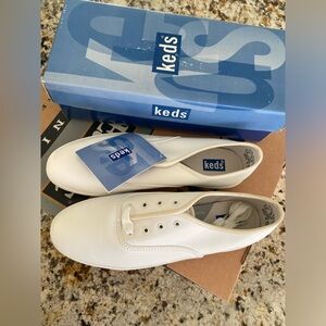Keds White Leather Gym shoe